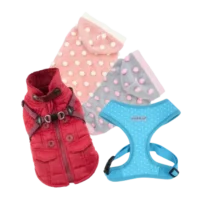 Ropa y arneses para perro con diseños coloridos y cómodos