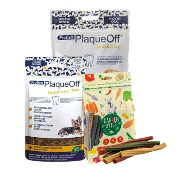 Snacks dentales para perro PlaqueOff y Garden Bites – premios funcionales para higiene oral canina, ideales para eliminar el sarro y cuidar los dientes del perro.