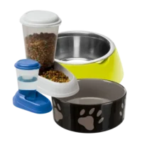 Comederos y bebederos para perro, incluye platos de acero, cerámica y dispensadores automáticos de comida y agua.