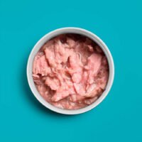 filetes de atún y anchoveta Amanova en un cuenco