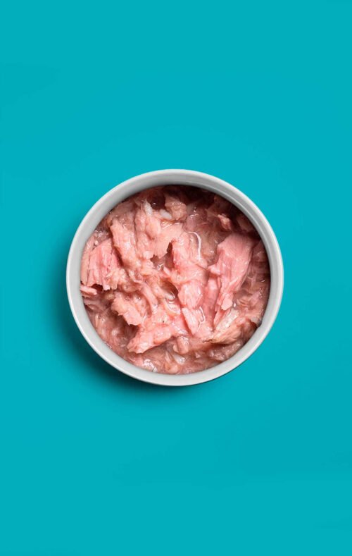 filetes de atún y anchoveta Amanova en un cuenco