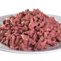 filetes en salsa brit care cat pouch kitten tender turkey in gravy 85 g en un plato blanco