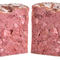 porcion de paté Brit Paté & Meat Venado y Pollo abierta